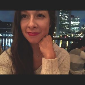 Meet your Posher, Emilee